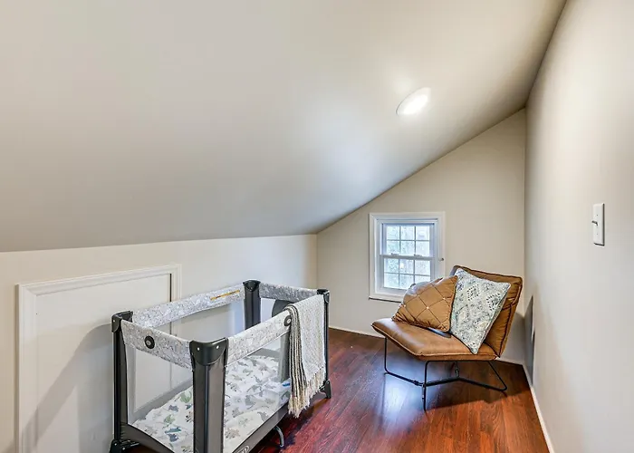 Spacious Salem-winston W/ Deck!