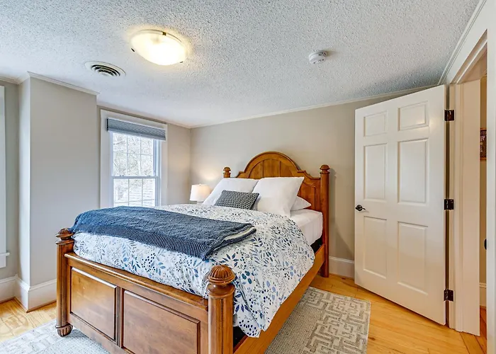 Holiday home Spacious Salem-winston W/ Deck! Winston-Salem