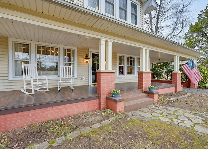 Spacious Salem-winston W/ Deck! *
